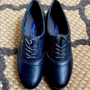 Easy Spirit Black Flats with Minimalist Design S 9 B2A